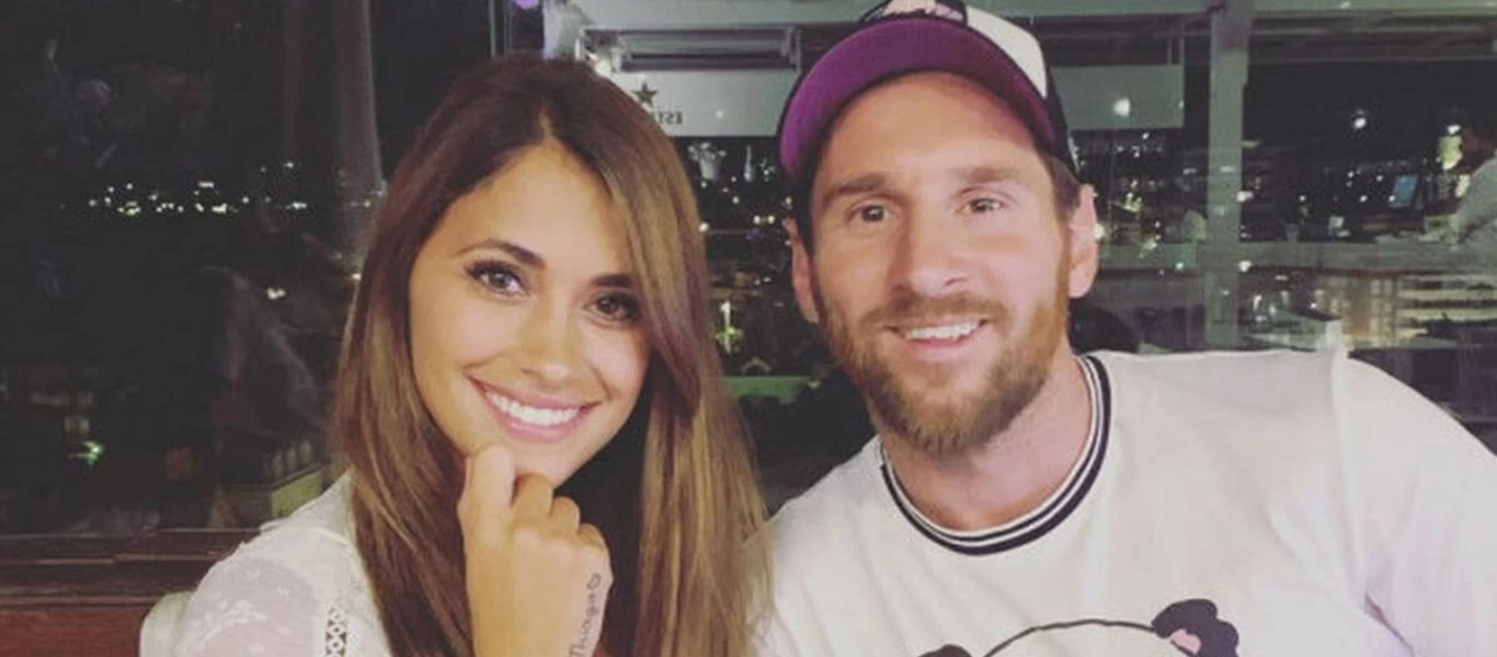 Λιονέλ Μέσι και Αντονέλα αποχαιρέτησαν το 2020 με ένα «καυτό» φιλί (φώτο)